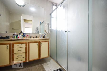 Apartamento para alugar com 370m², 5 quartos e 4 vagas Apartamento para alugar com 370m², 5 quartos e 4 vagasBanheiro suíte 1