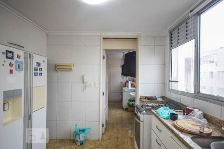 Apartamento para alugar com 370m², 5 quartos e 4 vagas Apartamento para alugar com 370m², 5 quartos e 4 vagasCozinha