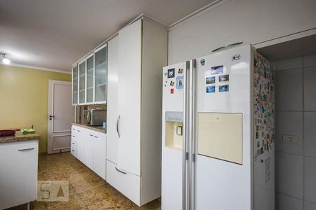 Apartamento para alugar com 370m², 5 quartos e 4 vagas Apartamento para alugar com 370m², 5 quartos e 4 vagasCozinha
