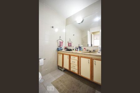 Apartamento para alugar com 370m², 5 quartos e 4 vagas Apartamento para alugar com 370m², 5 quartos e 4 vagasBanheiro suíte 1