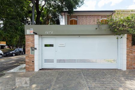 Casa para alugar com 148m², 4 quartos e 3 vagas Casa para alugar com 148m², 4 quartos e 3 vagasFachada