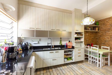 Casa para alugar com 148m², 4 quartos e 3 vagas Casa para alugar com 148m², 4 quartos e 3 vagasCozinha