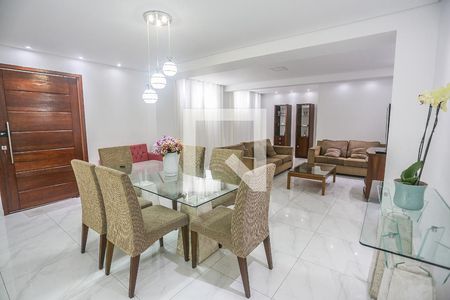 Sala de Estar de casa para alugar com 3 quartos, 220m² em Jardim Sarah, São Paulo