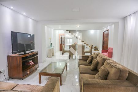 Sala de Estar de casa para alugar com 3 quartos, 220m² em Jardim Sarah, São Paulo
