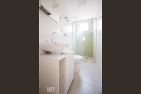 Banheiro de apartamento à venda com 1 quarto, 42m² em Brooklin, São Paulo