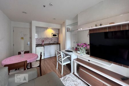 Sala de apartamento para alugar com 1 quarto, 42m² em Indianópolis, São Paulo