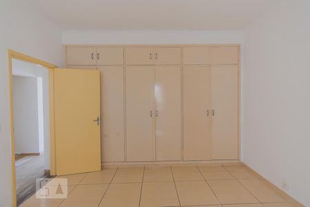 Quarto 1 - Armários de casa à venda com 3 quartos, 230m² em Jardim Leonor, Campinas