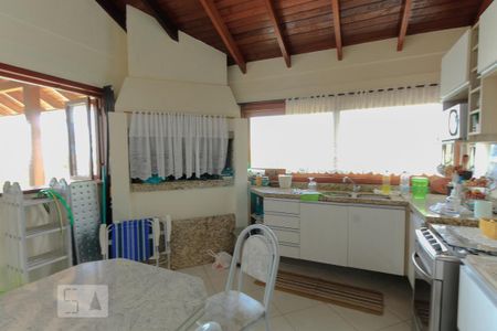 Cozinha 2 de casa à venda com 4 quartos, 300m² em Nonoai, Porto Alegre