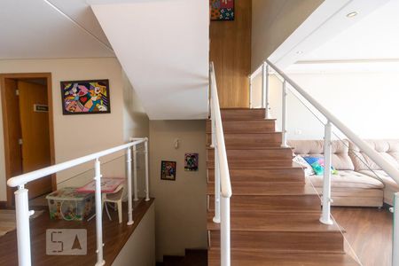 Escada Interna de casa à venda com 5 quartos, 400m² em Vila Curuçá, Santo André