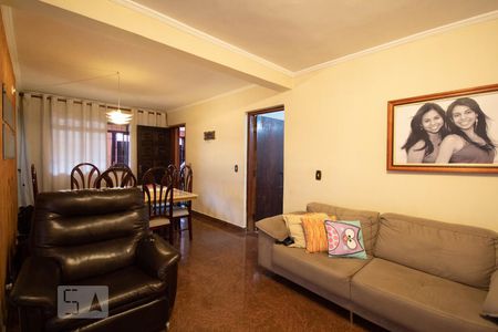 Sala de casa à venda com 3 quartos, 150m² em Km 18, Osasco