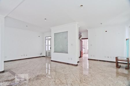 Casa à venda com 360m², 4 quartos e 8 vagasSala