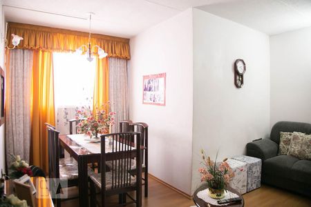 Sala de apartamento à venda com 3 quartos, 70m² em Itaquera - E Carvalho , São Paulo