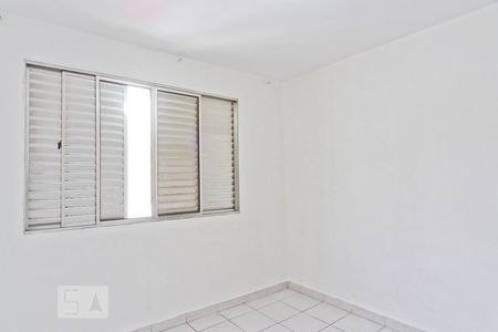 Quarto 2 de apartamento para alugar com 2 quartos, 70m² em Vila Vitório Mazzei, São Paulo