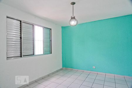 Quarto 1 de apartamento para alugar com 2 quartos, 70m² em Vila Vitório Mazzei, São Paulo