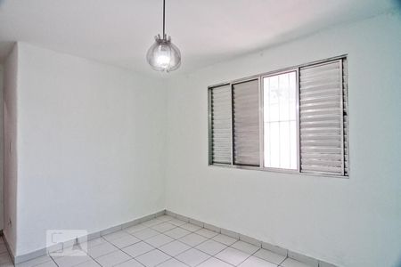 Quarto 1 de apartamento para alugar com 2 quartos, 70m² em Vila Vitório Mazzei, São Paulo