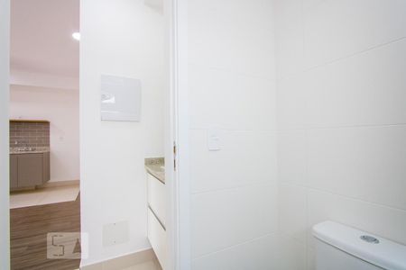 Banheiro de kitnet/studio para alugar com 1 quarto, 42m² em Campestre, Santo André