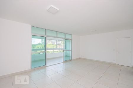 Sala de apartamento para alugar com 3 quartos, 130m² em Vale do Sereno, Nova Lima