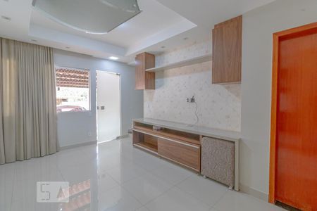 Sala de Estar de casa de condomínio para alugar com 3 quartos, 92m² em Residencial Center Ville, Goiânia