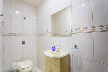 Banheiro de casa à venda com 4 quartos, 426m² em Vila Camilópolis, Santo André
