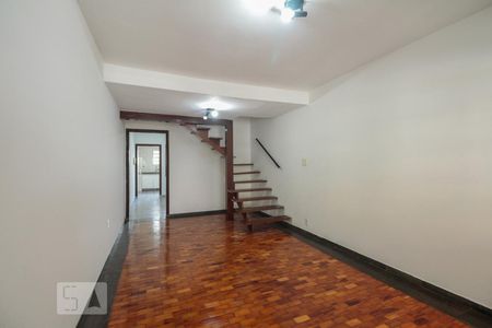 Sala  de casa para alugar com 2 quartos, 100m² em Vila Bertioga, São Paulo