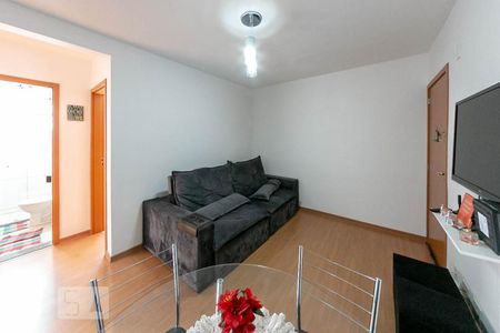 Sala de apartamento à venda com 2 quartos, 47m² em Califórnia, Contagem