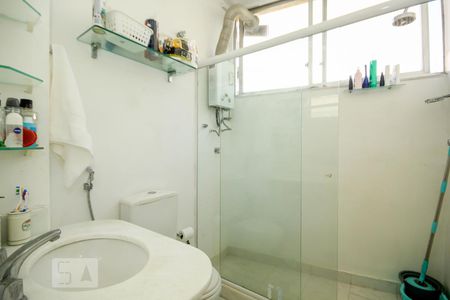 Banheiro  de apartamento para alugar com 1 quarto, 40m² em Copacabana, Rio de Janeiro