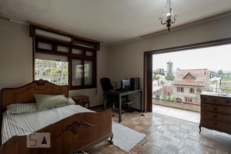 Suíte de casa à venda com 3 quartos, 400m² em Petrópolis, Porto Alegre