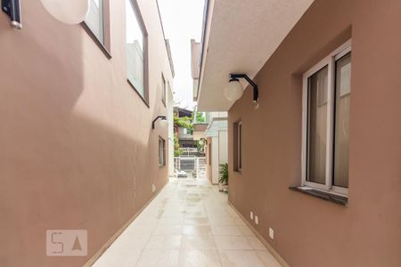 Casa de condomínio à venda com 159m², 3 quartos e 3 vagas Casa de condomínio à venda com 159m², 3 quartos e 3 vagasFachada