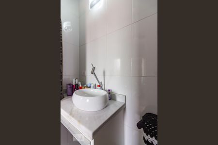 Casa de condomínio à venda com 159m², 3 quartos e 3 vagas Casa de condomínio à venda com 159m², 3 quartos e 3 vagasBanheiro