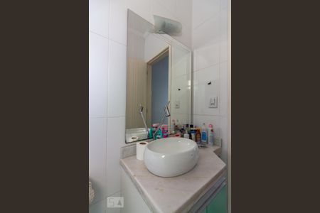 Casa de condomínio à venda com 159m², 3 quartos e 3 vagas Casa de condomínio à venda com 159m², 3 quartos e 3 vagasBanheiro