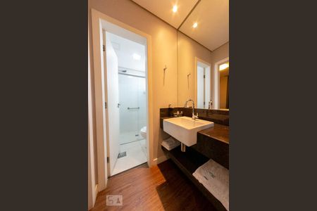 Banheiro de apartamento à venda com 1 quarto, 32m² em Eldorado, Contagem