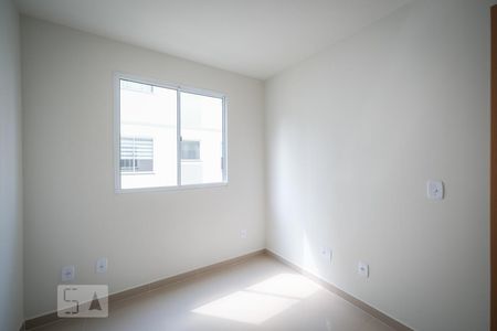 Quarto 1 de apartamento para alugar com 2 quartos, 42m² em Pinheirinho, Curitiba