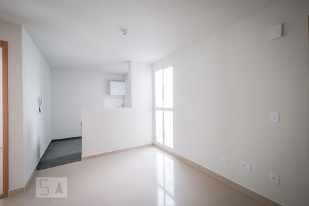 Sala de apartamento para alugar com 2 quartos, 42m² em Pinheirinho, Curitiba