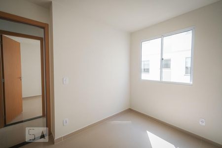 Quarto 2 de apartamento para alugar com 2 quartos, 42m² em Pinheirinho, Curitiba