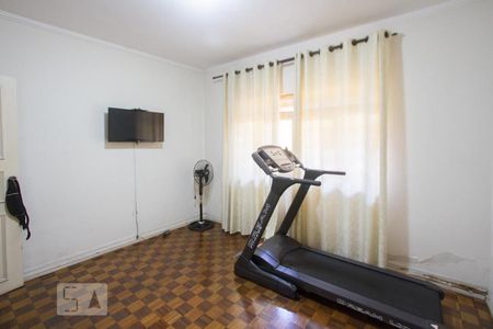 Sala 3 de casa para alugar com 6 quartos, 300m² em Parque Maria Helena, São Paulo