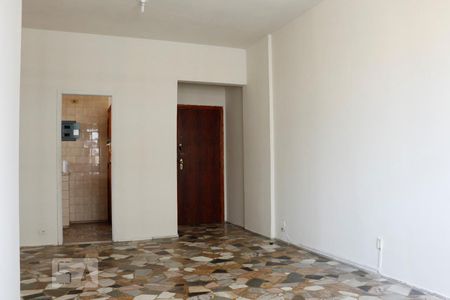 Sala de apartamento para alugar com 3 quartos, 70m² em Todos Os Santos, Rio de Janeiro