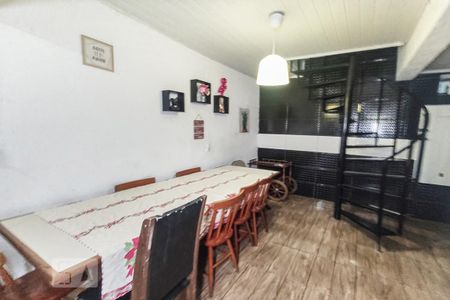 Casa à venda com 5 quartos, 200m² em Feitoria, São Leopoldo