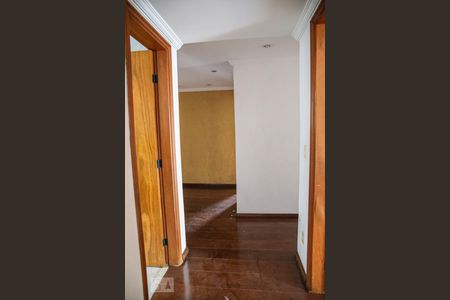 Corredor de apartamento para alugar com 5 quartos, 240m² em Santo Antônio, São Caetano do Sul