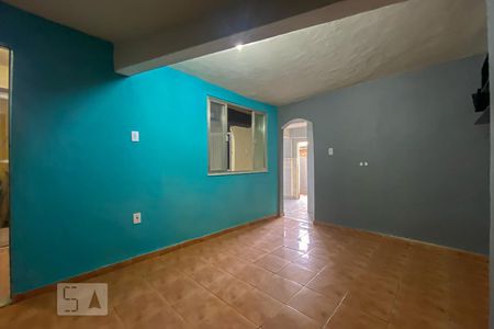 Sala de casa para alugar com 1 quarto, 72m² em Braz de Pina, Rio de Janeiro