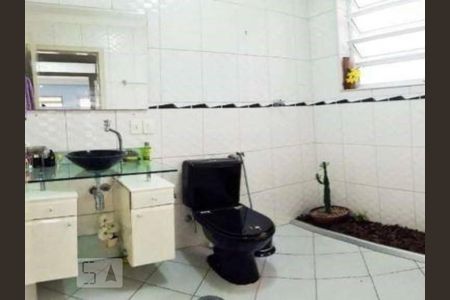 Banheiro de casa à venda com 3 quartos, 144m² em Vila Monumento, São Paulo