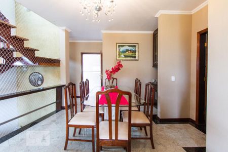 Sala de casa à venda com 4 quartos, 339m² em Adalgisa, Osasco