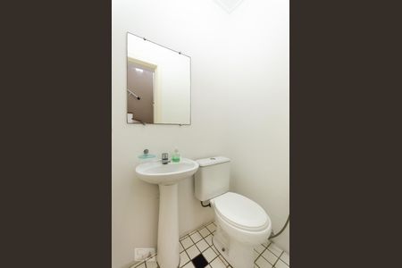 Lavabo de apartamento para alugar com 2 quartos, 70m² em Gonzaga, Santos