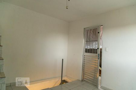 Quarto de casa para alugar com 2 quartos, 200m² em Cidade Domitila, São Paulo