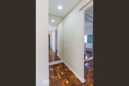 Apartamento à venda com 230m², 4 quartos e 1 vaga Apartamento à venda com 230m², 4 quartos e 1 vagaSuite