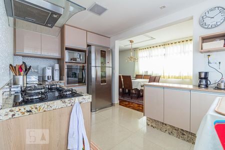 Apartamento à venda com 230m², 4 quartos e 1 vaga Apartamento à venda com 230m², 4 quartos e 1 vagaCozinha