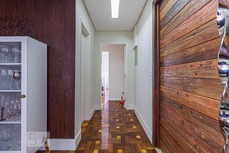 Apartamento à venda com 230m², 4 quartos e 1 vaga Apartamento à venda com 230m², 4 quartos e 1 vagaEntrada Social