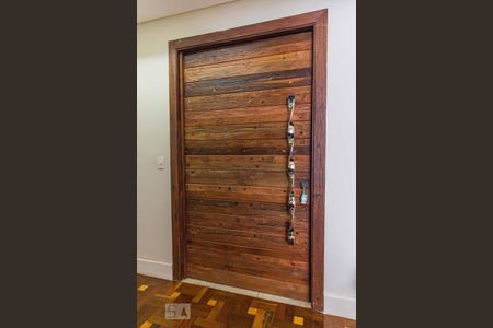 Apartamento à venda com 230m², 4 quartos e 1 vaga Apartamento à venda com 230m², 4 quartos e 1 vagaEntrada Social - Porta