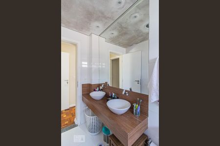 Apartamento à venda com 230m², 4 quartos e 1 vaga Apartamento à venda com 230m², 4 quartos e 1 vagaBanheiro da Suite