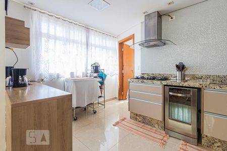 Apartamento à venda com 230m², 4 quartos e 1 vaga Apartamento à venda com 230m², 4 quartos e 1 vagaCozinha