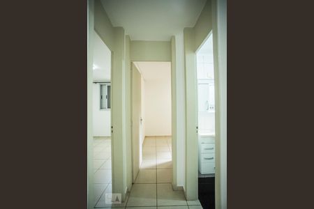 Corredor - Quartos de apartamento para alugar com 2 quartos, 48m² em Vila Campestre, São Paulo